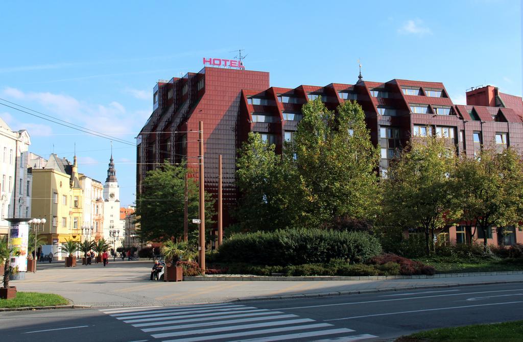 Hotel Koruna โอปาวา ภายนอก รูปภาพ