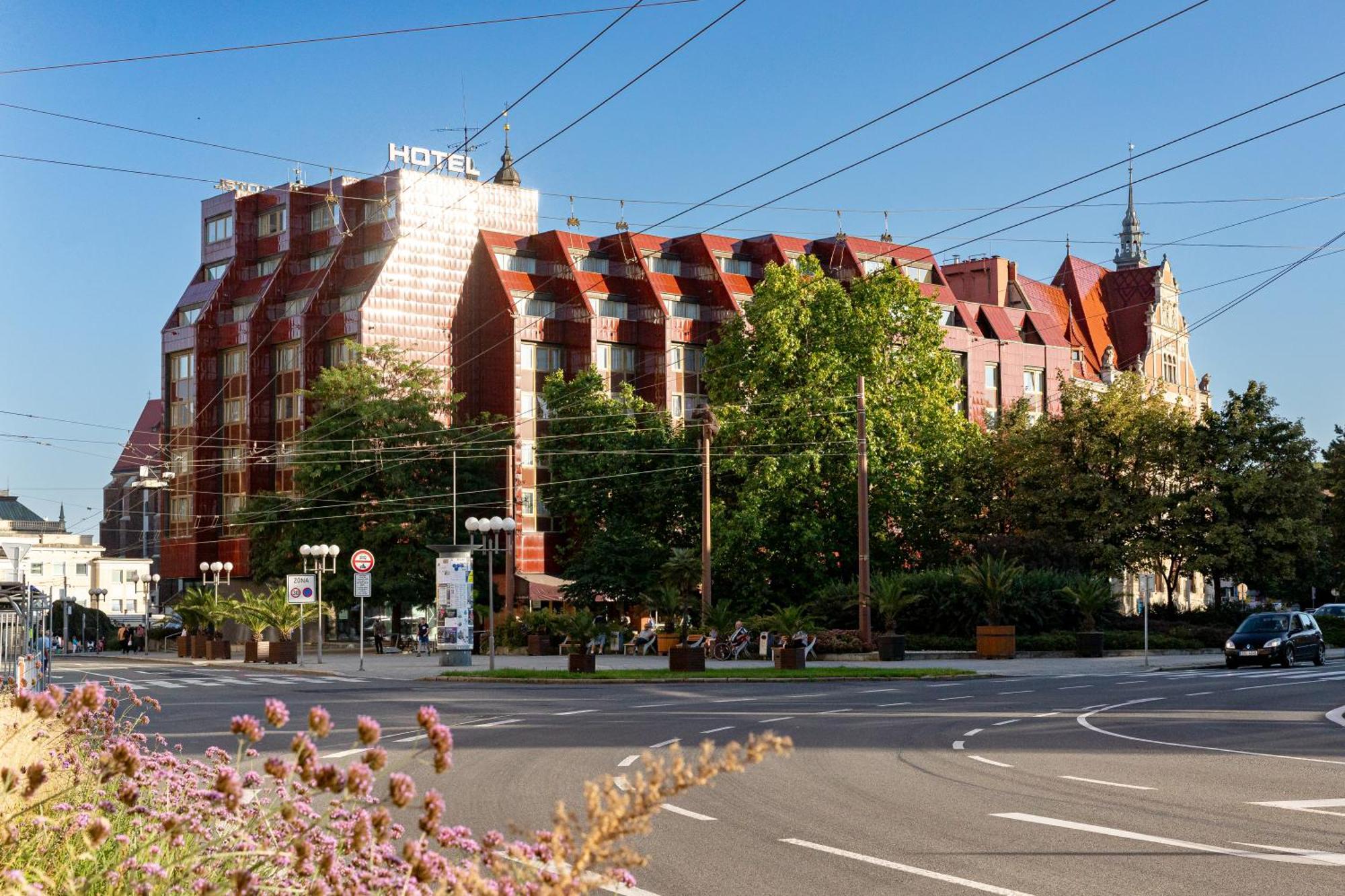 Hotel Koruna โอปาวา ภายนอก รูปภาพ