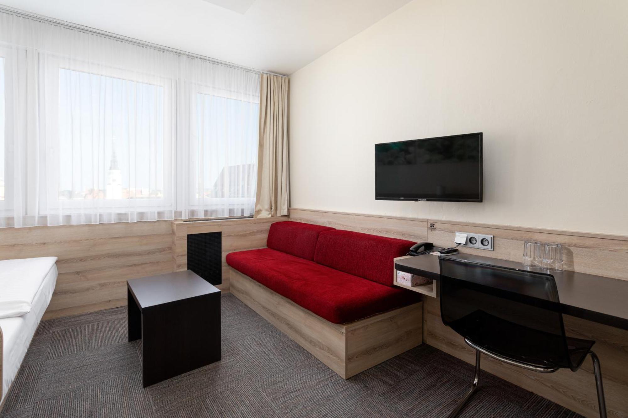 Hotel Koruna โอปาวา ภายนอก รูปภาพ